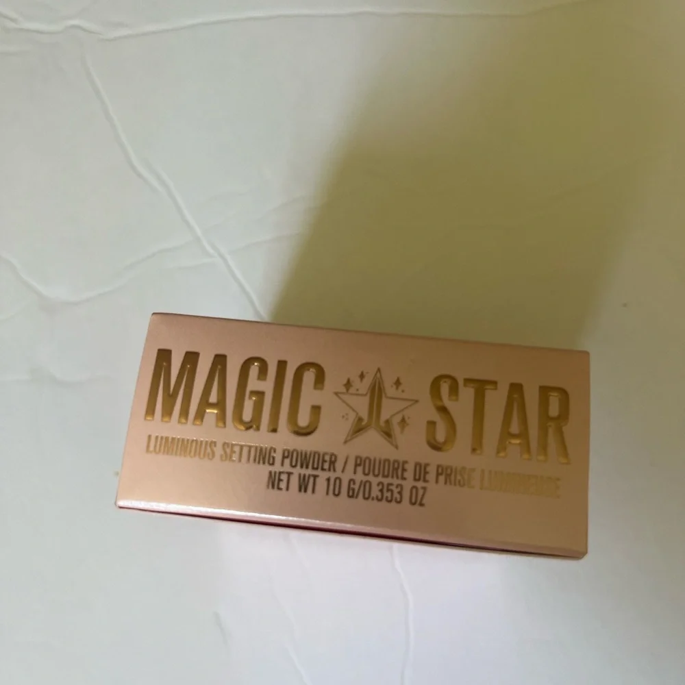 Jeffree Star setting powder caramel shade